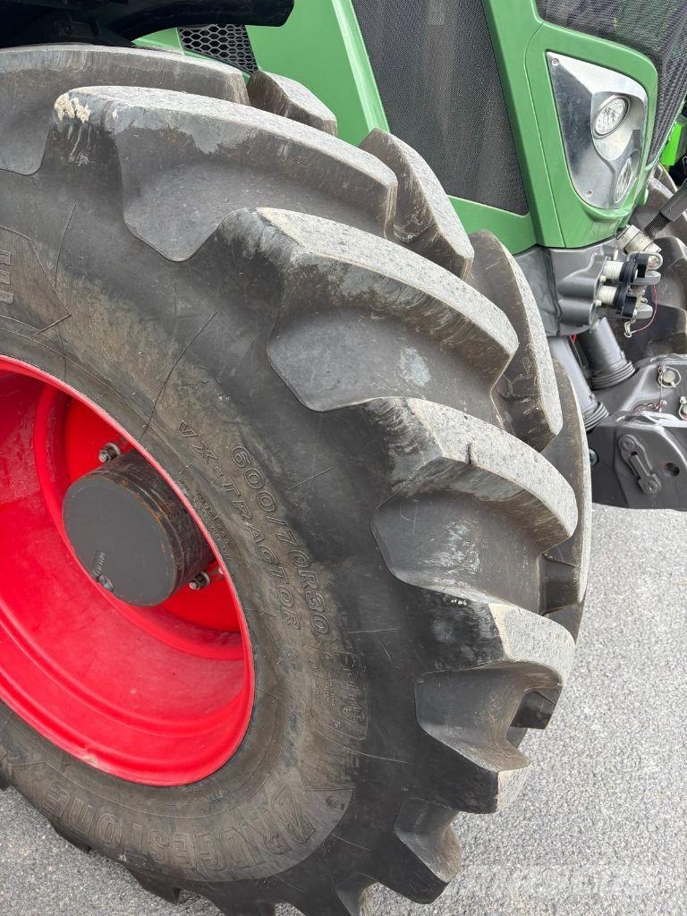Fendt 824 VARIO PROFI + MOTEUR NEUF Traktorer
