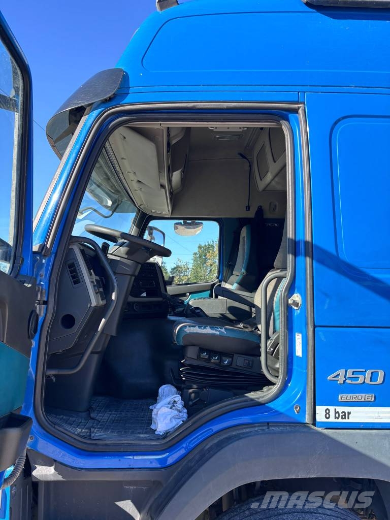 Volvo FM وحدات الجر