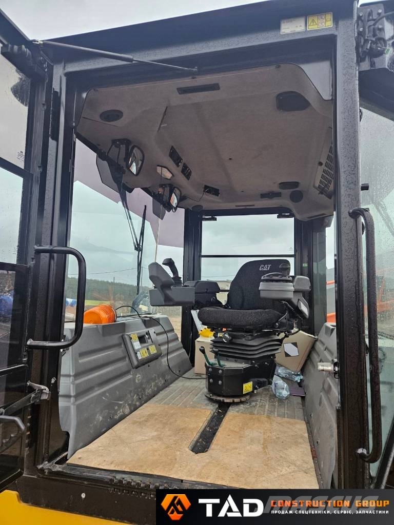 CAT CB 13 其他压路机