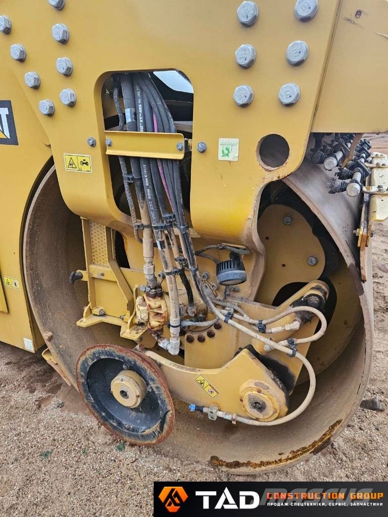 CAT CB 13 其他压路机