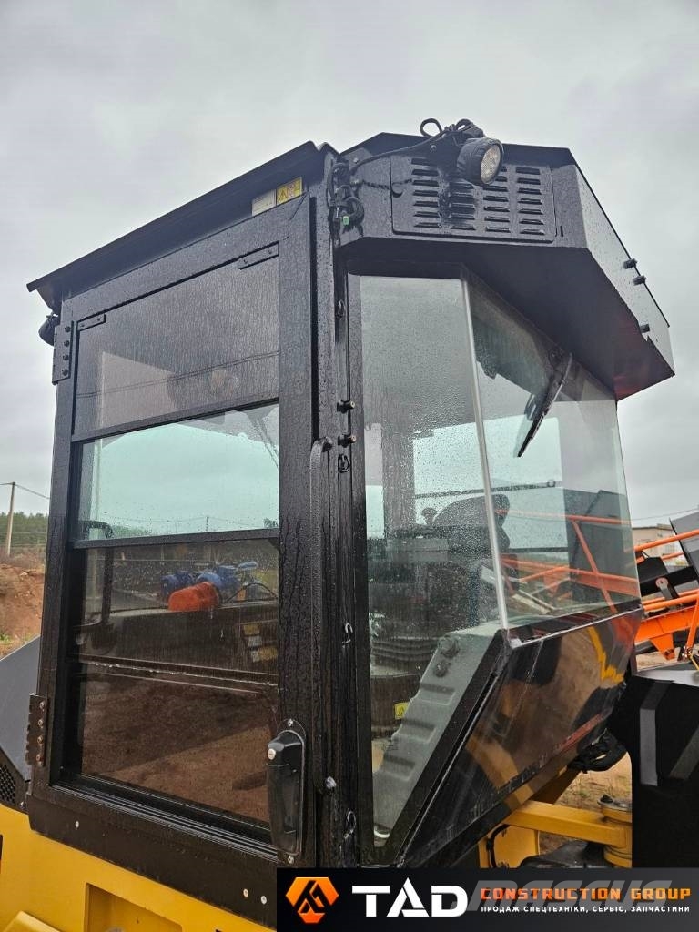 CAT CB 13 其他压路机