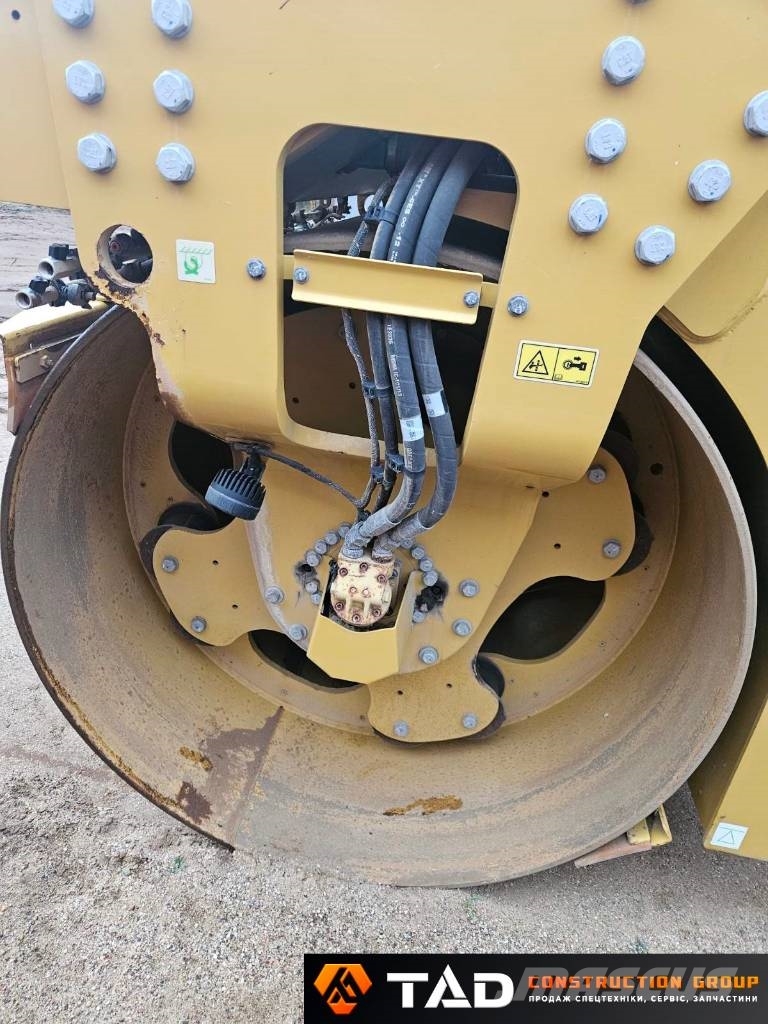 CAT CB 13 其他压路机