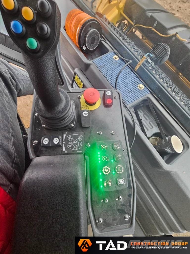 CAT CB 13 其他压路机