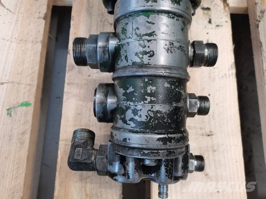 John Deere 9640 WTS {AH161250} hydraulic pump Hydraulika