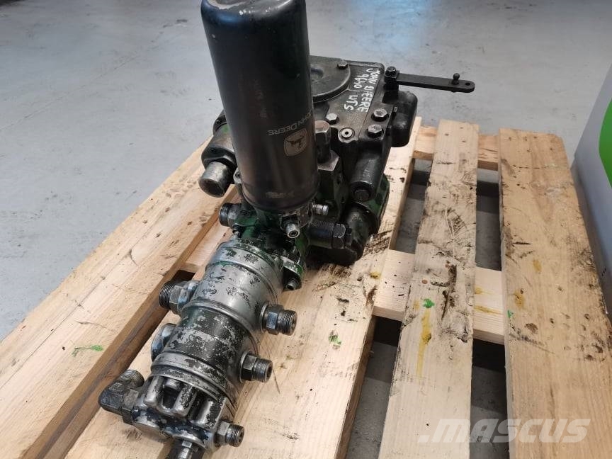 John Deere 9640 WTS {AH161250} hydraulic pump Hydraulika