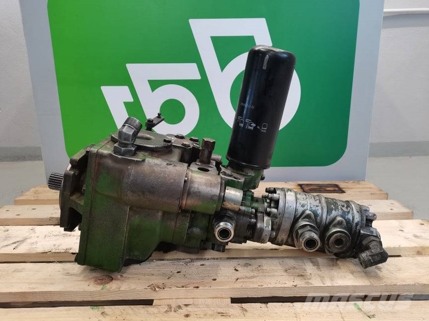 John Deere 9640 WTS {AH161250} hydraulic pump Hydraulika