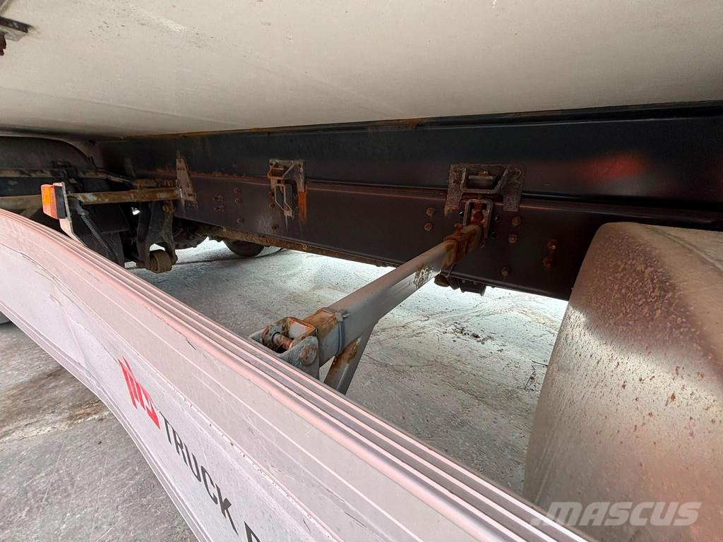 Scania P 320 4x2 BOX L=7578 mm Camiones con caja de remolque