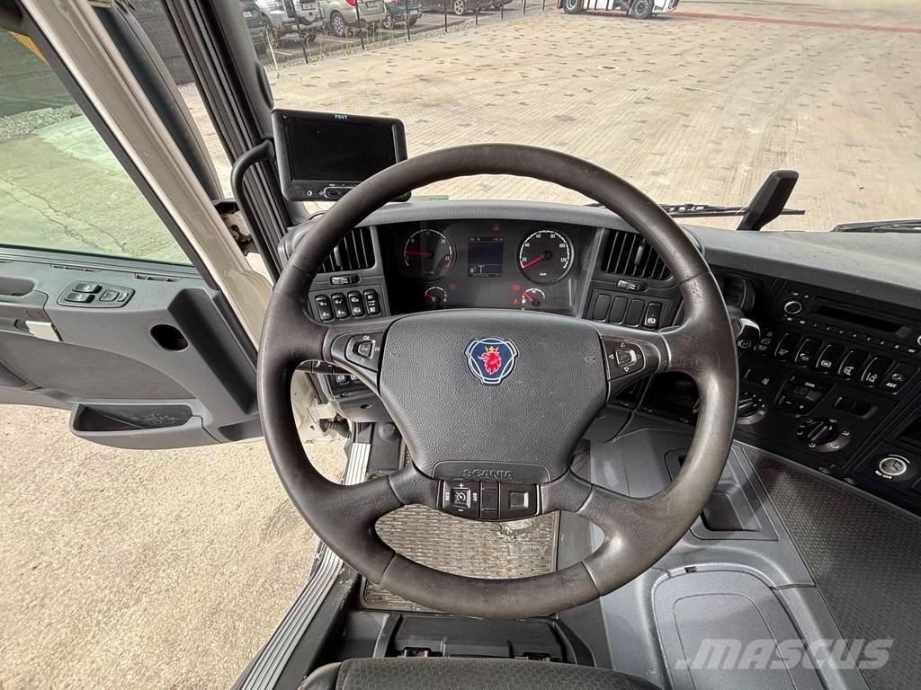 Scania P 320 4x2 BOX L=7578 mm Camiones con caja de remolque