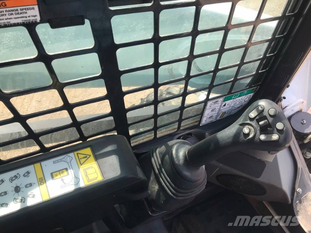 Bobcat S 590 لوادر انزلاقية التوجيه