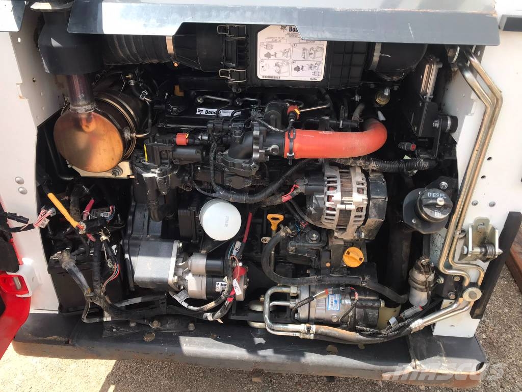 Bobcat S 590 لوادر انزلاقية التوجيه