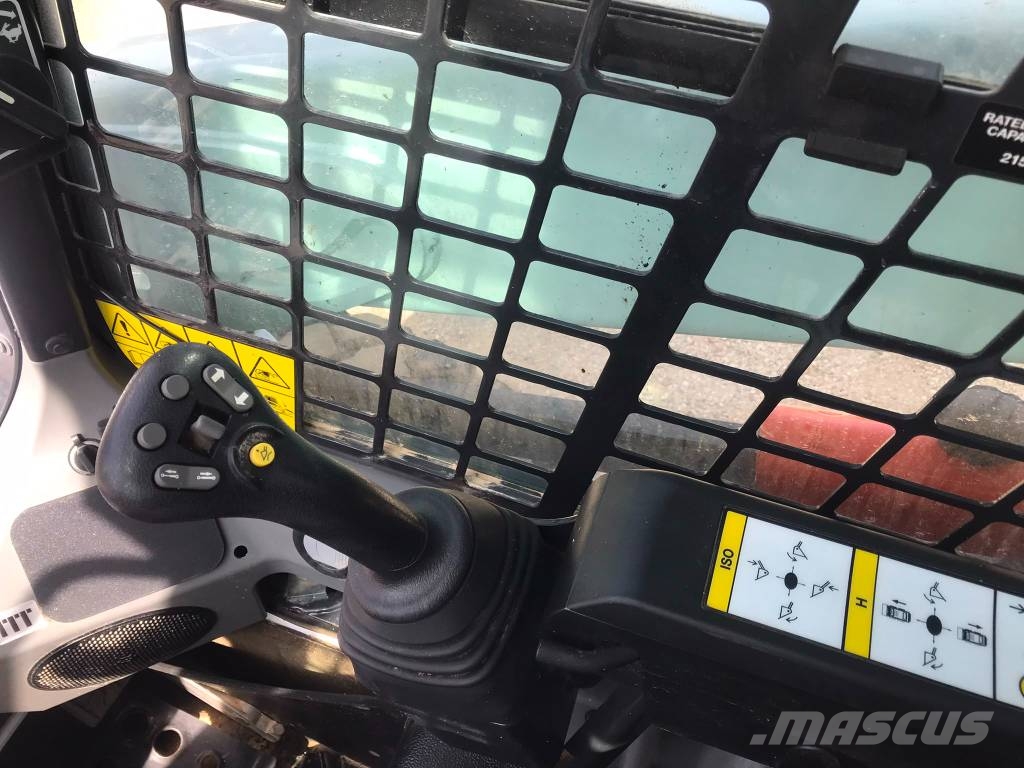 Bobcat S 590 لوادر انزلاقية التوجيه