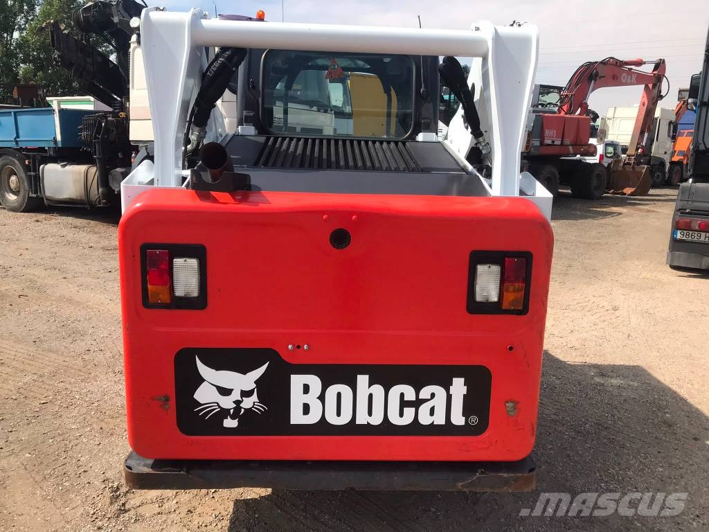 Bobcat S 590 لوادر انزلاقية التوجيه