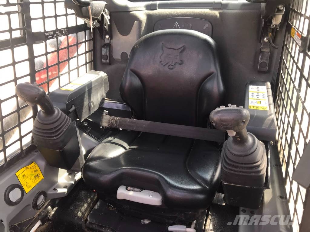 Bobcat S 590 لوادر انزلاقية التوجيه