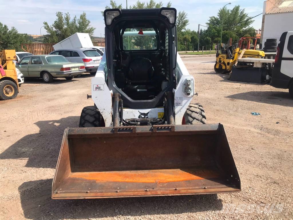 Bobcat S 590 لوادر انزلاقية التوجيه