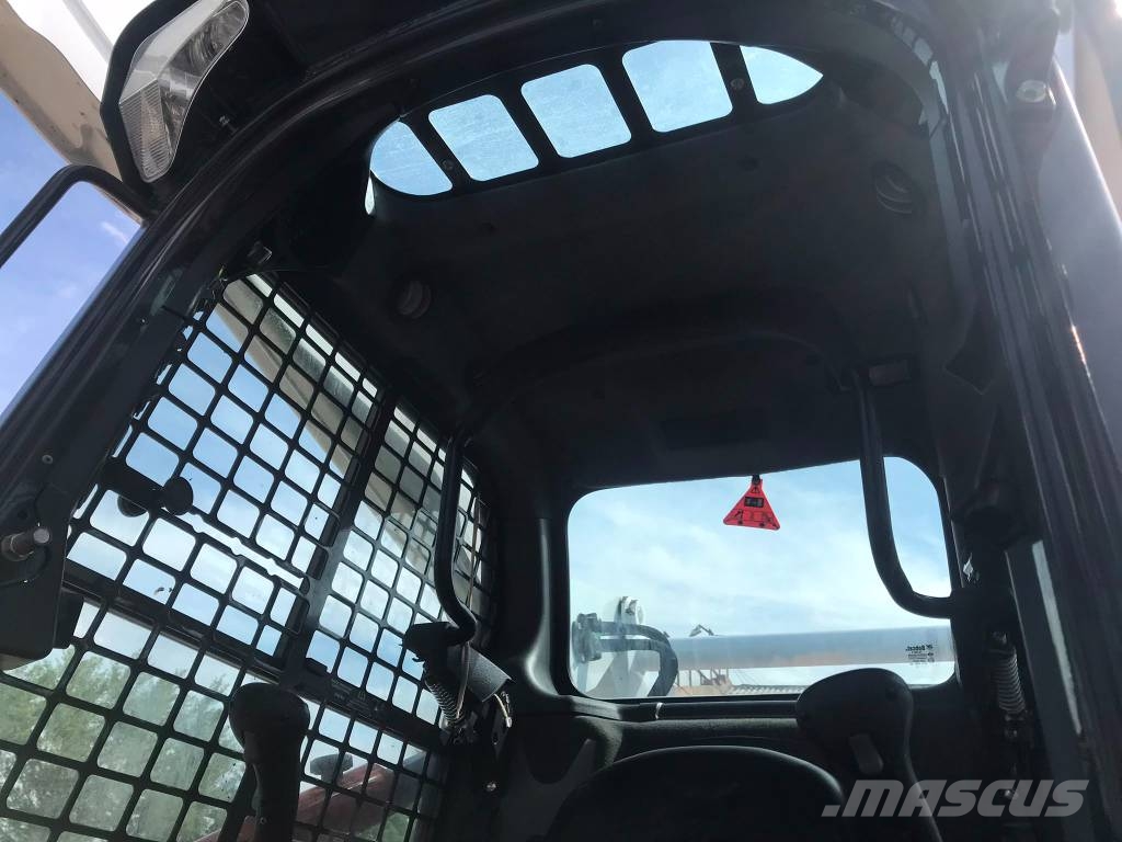 Bobcat S 590 لوادر انزلاقية التوجيه