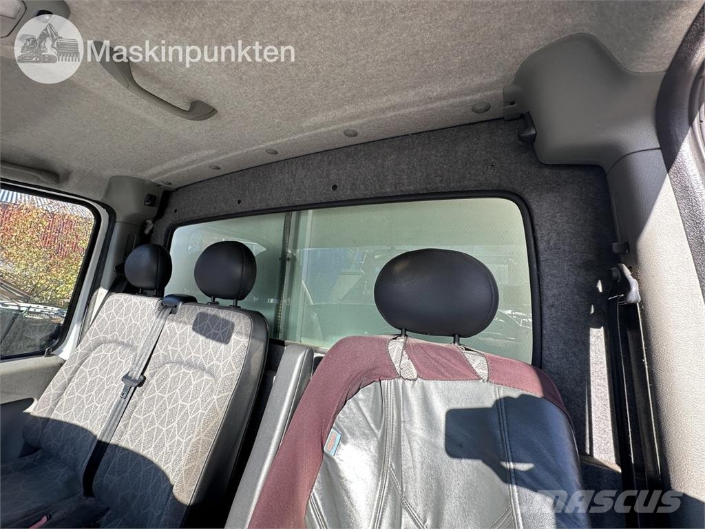 Renault Master II شاحنة مقفلة