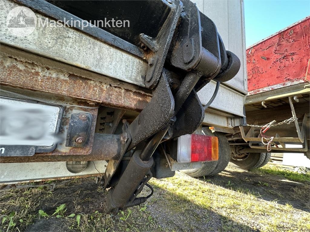 Renault Master II شاحنة مقفلة