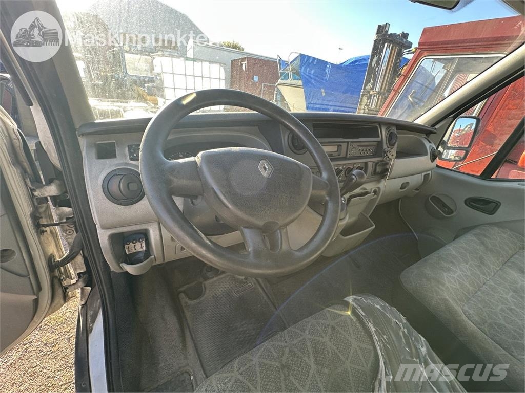 Renault Master II شاحنة مقفلة