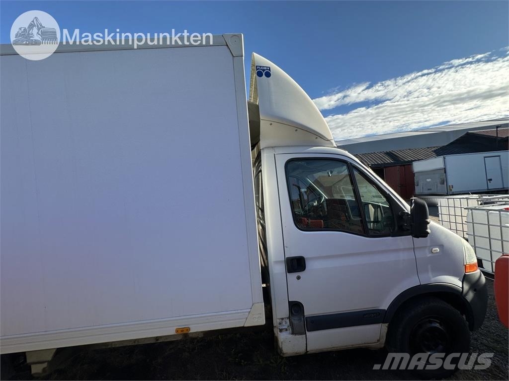 Renault Master II شاحنة مقفلة