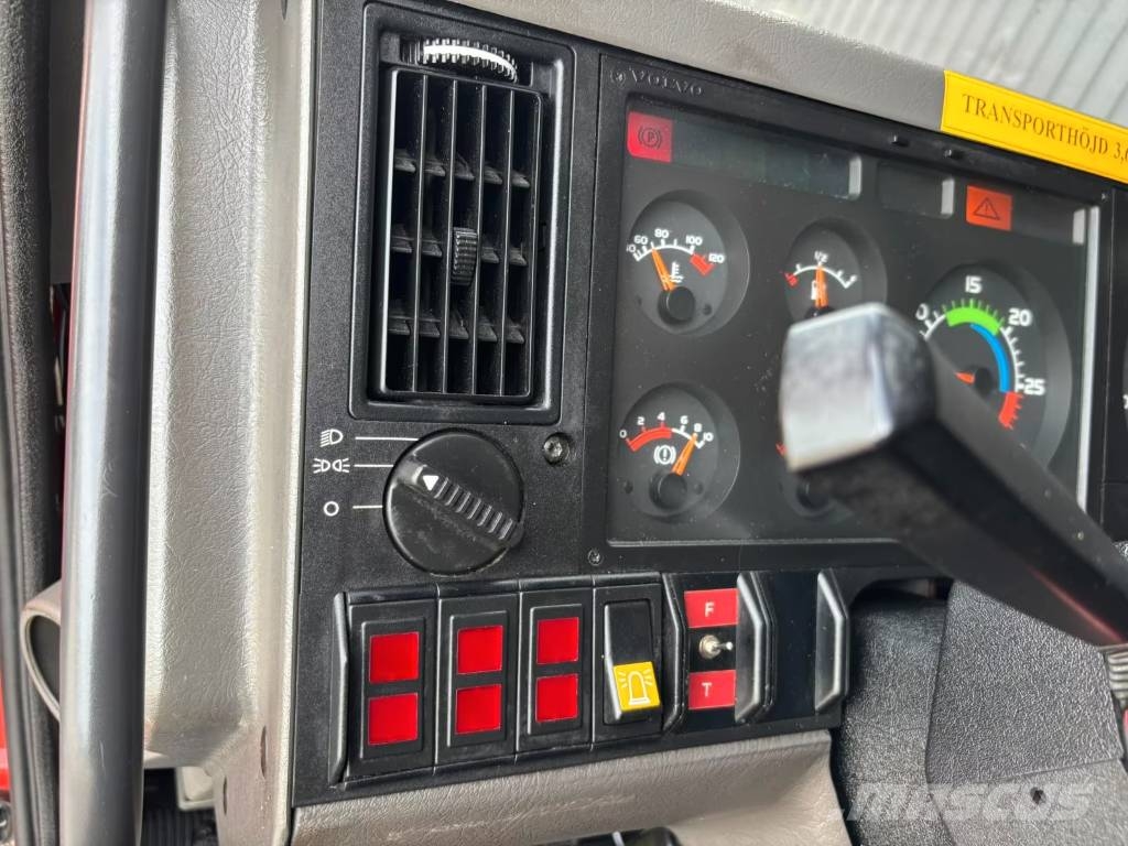 Volvo FL7 شاحنات حريق
