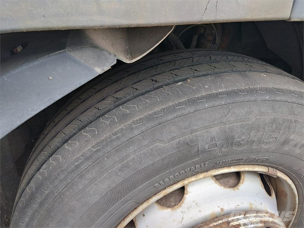 Volvo FM440 6x2 Camiones con caja de remolque