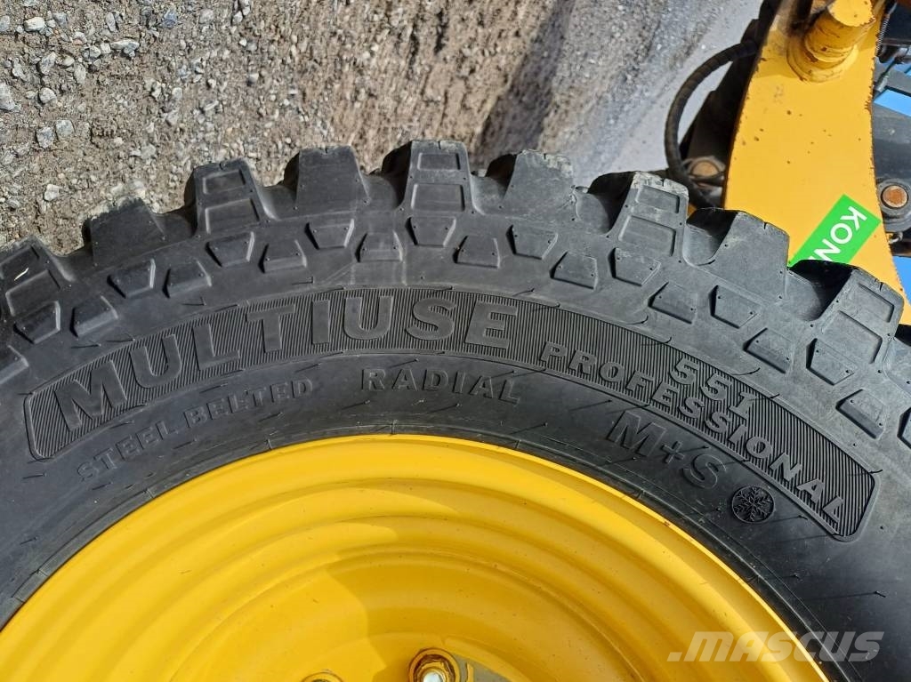 Komatsu WA 100 M-8 لوادر بعجل