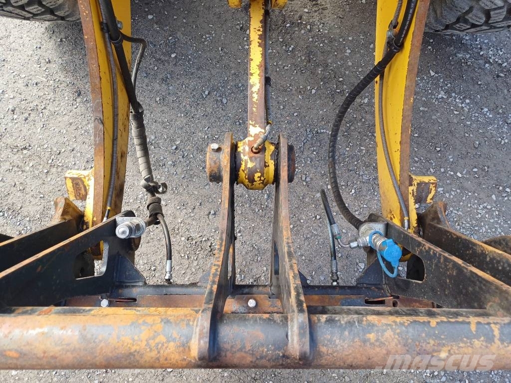 Komatsu WA 100 M-8 لوادر بعجل