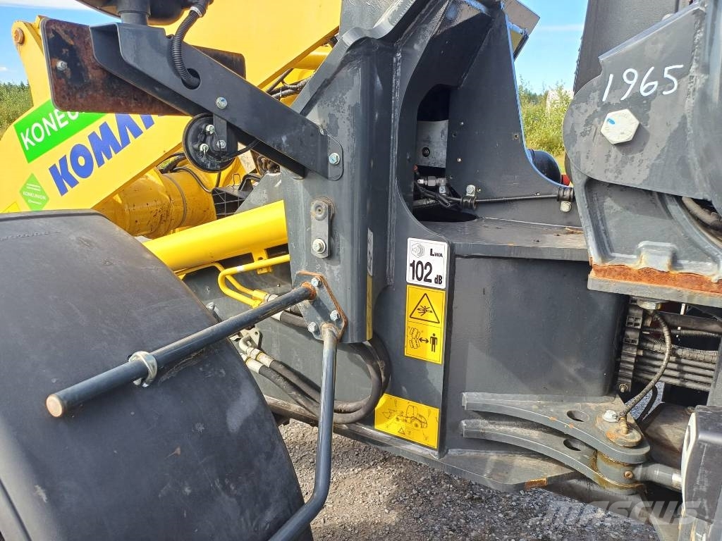 Komatsu WA 100 M-8 لوادر بعجل