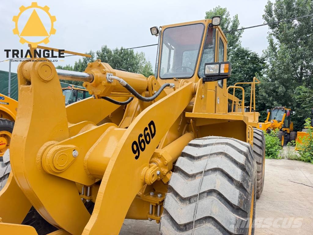 CAT 966 D Kolesni nakladalci
