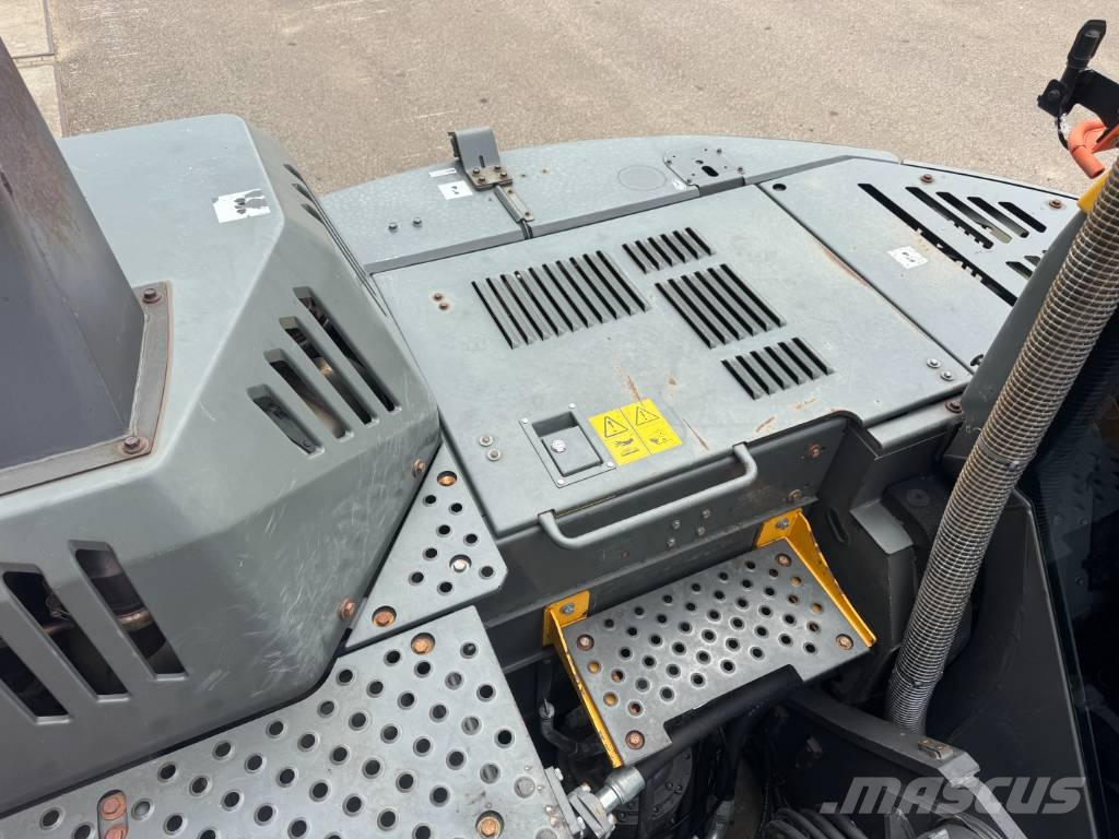 Volvo EC235EL Telakaivukoneet