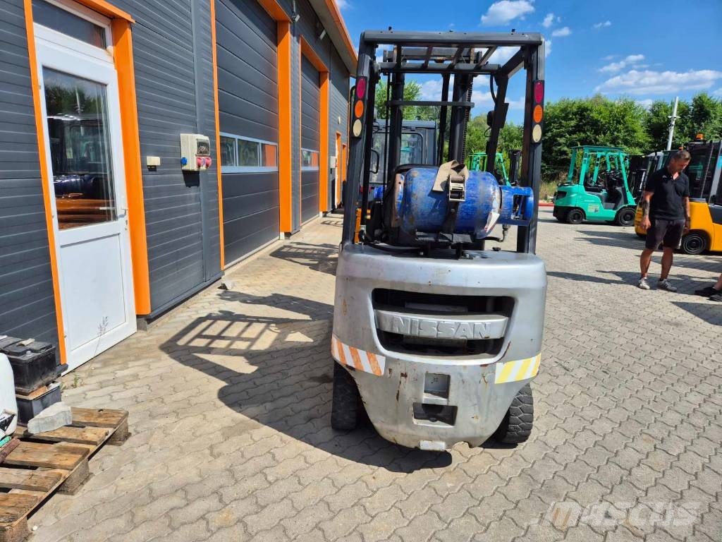 Nissan EBTP1 F1 LPG'li forkliftler