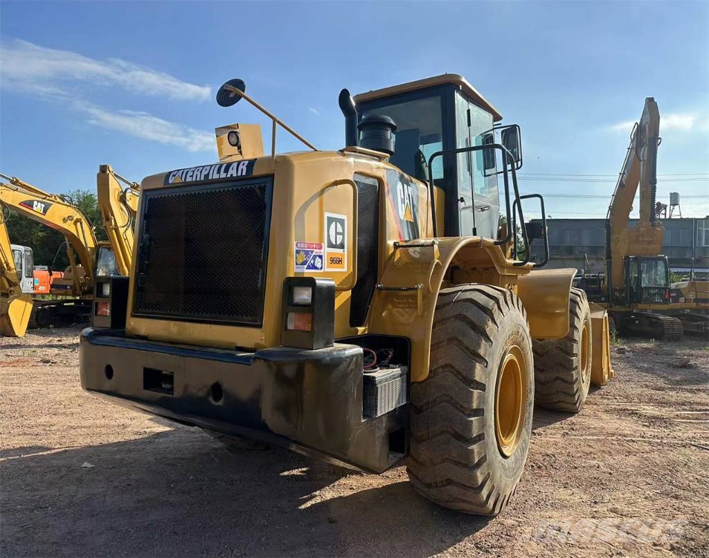 CAT 966H Gumikerekes homlokrakodók
