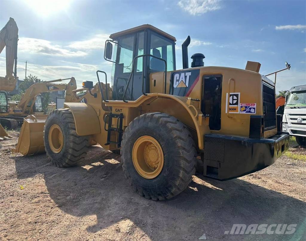 CAT 966H Gumikerekes homlokrakodók