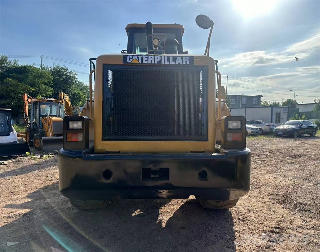 CAT 966H Gumikerekes homlokrakodók