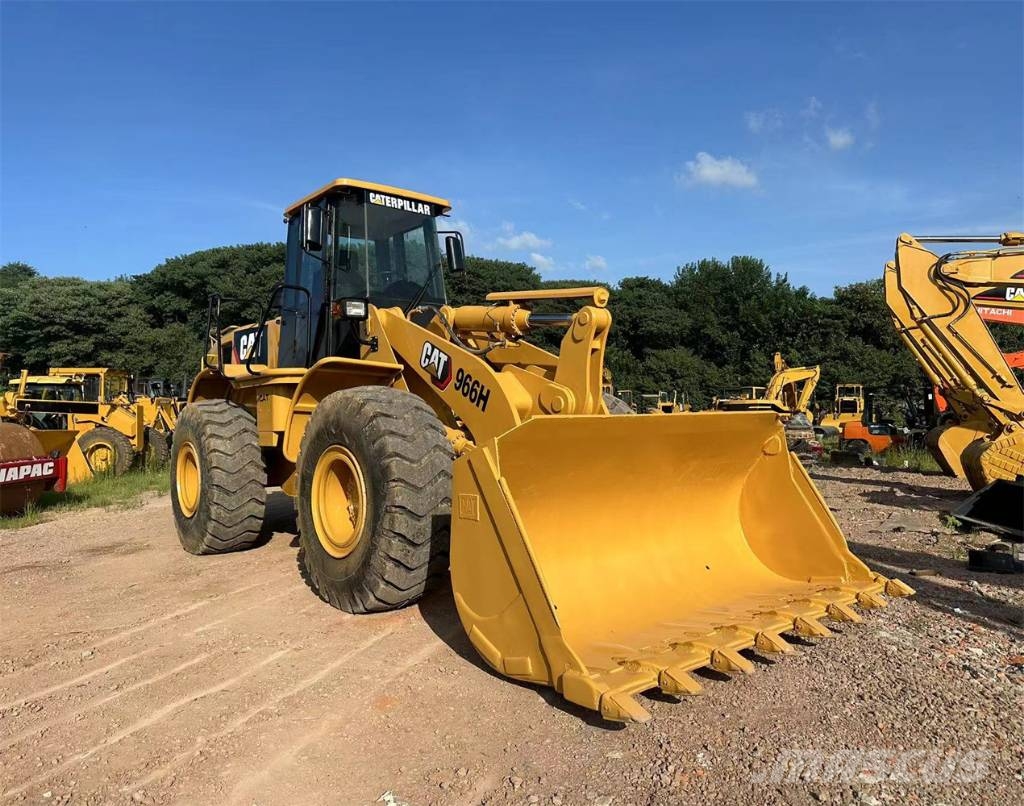 CAT 966H Gumikerekes homlokrakodók