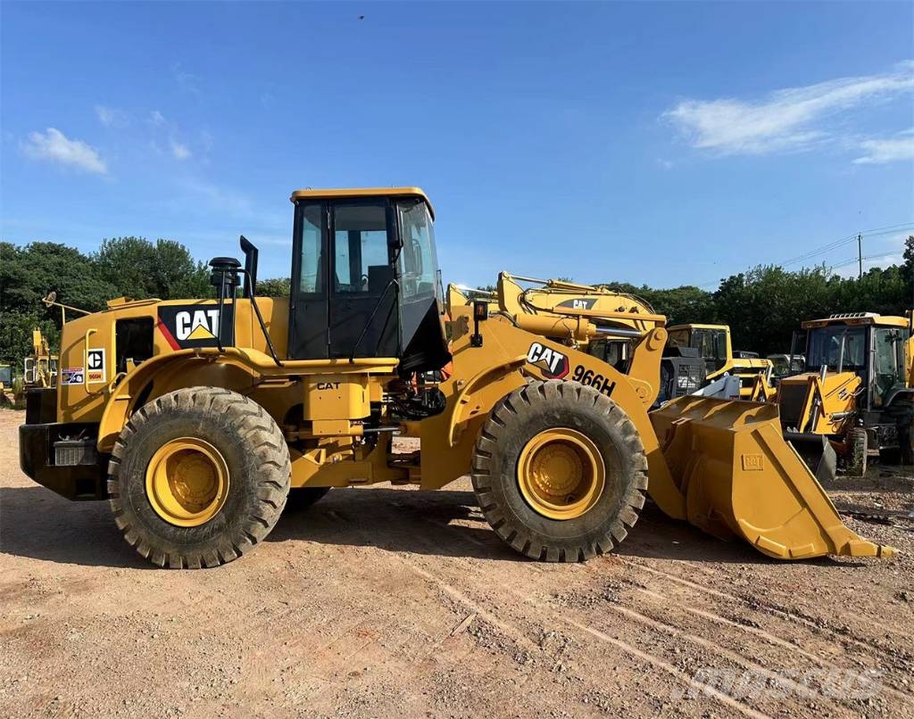 CAT 966H Gumikerekes homlokrakodók