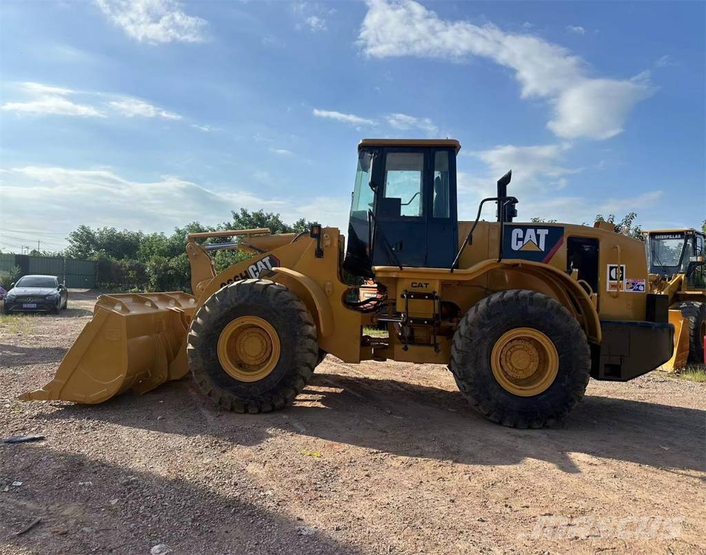 CAT 966H Gumikerekes homlokrakodók