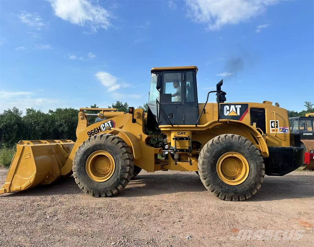 CAT 966H Gumikerekes homlokrakodók