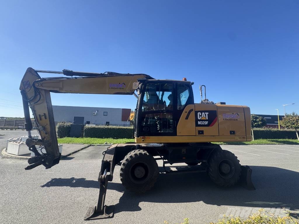 CAT M320F Колёсные экскаваторы