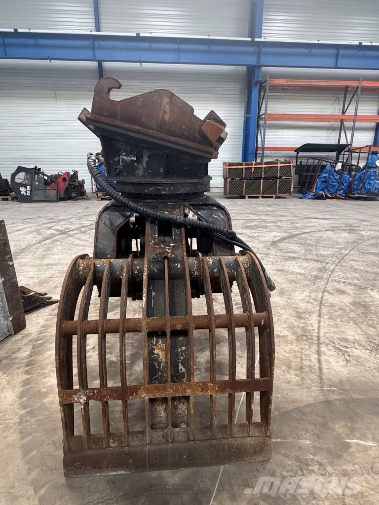 CAT M320F Колёсные экскаваторы