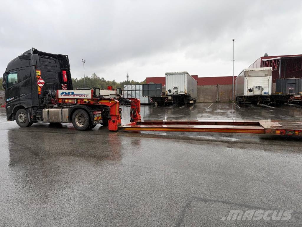 Kel-Berg Lowbed EXTENDABLE Steering Axles with remo Semirremolques de góndola rebajada