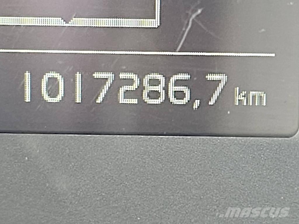 Volvo FM 410 貨箱式卡車