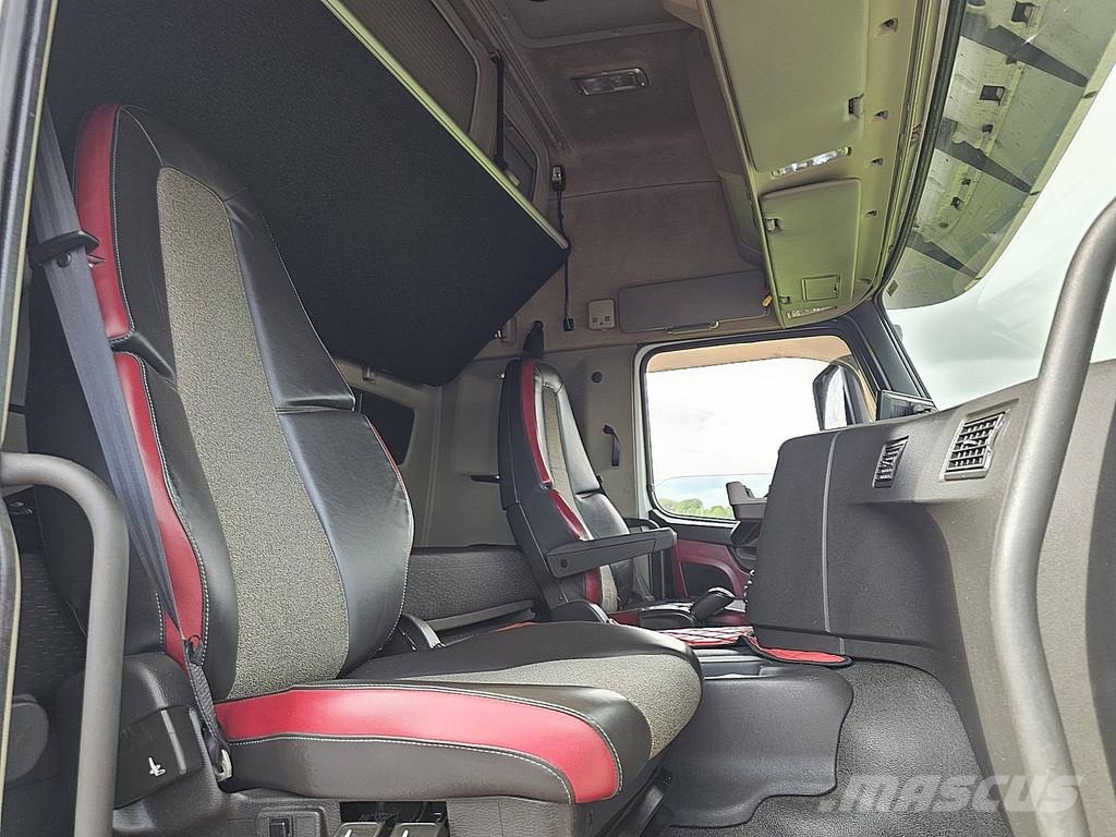Volvo FM 410 貨箱式卡車