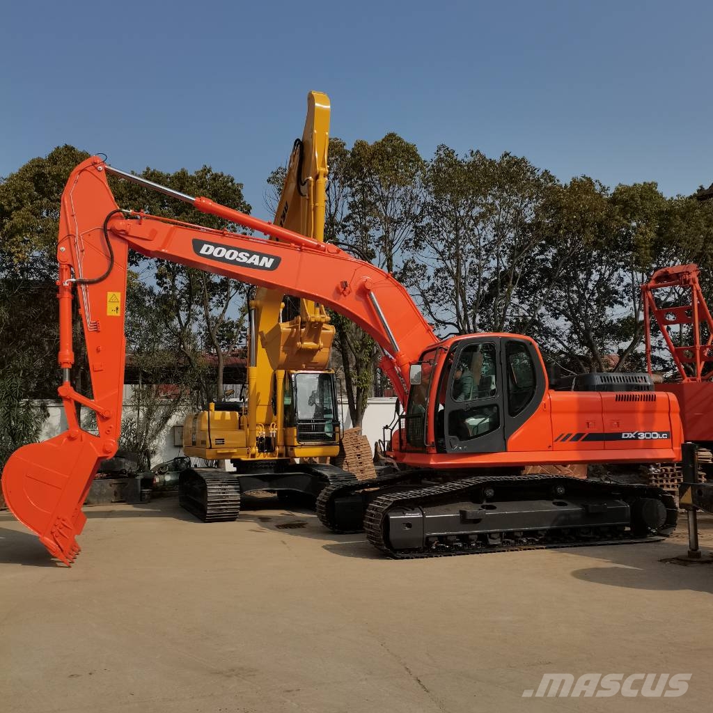 Doosan DX 300 LC Гусеничні екскаватори