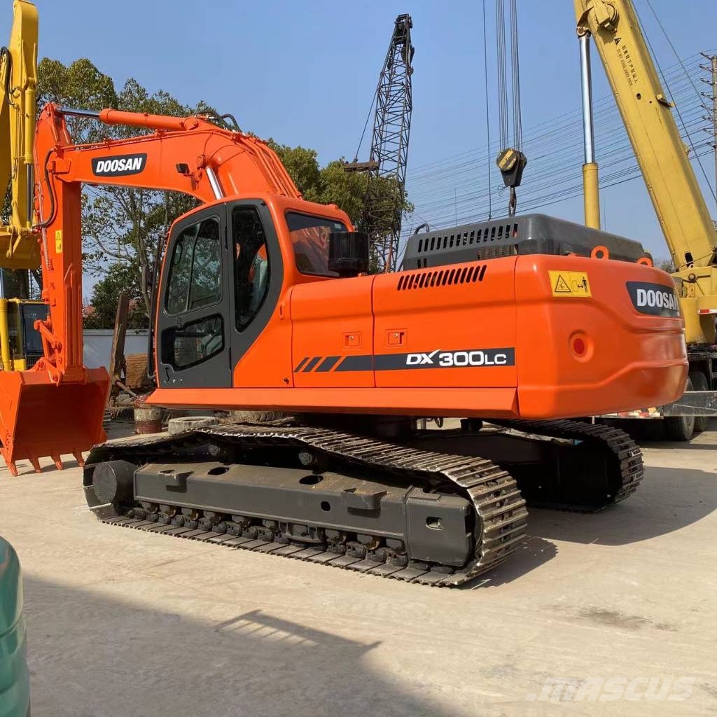 Doosan DX 300 LC Гусеничні екскаватори