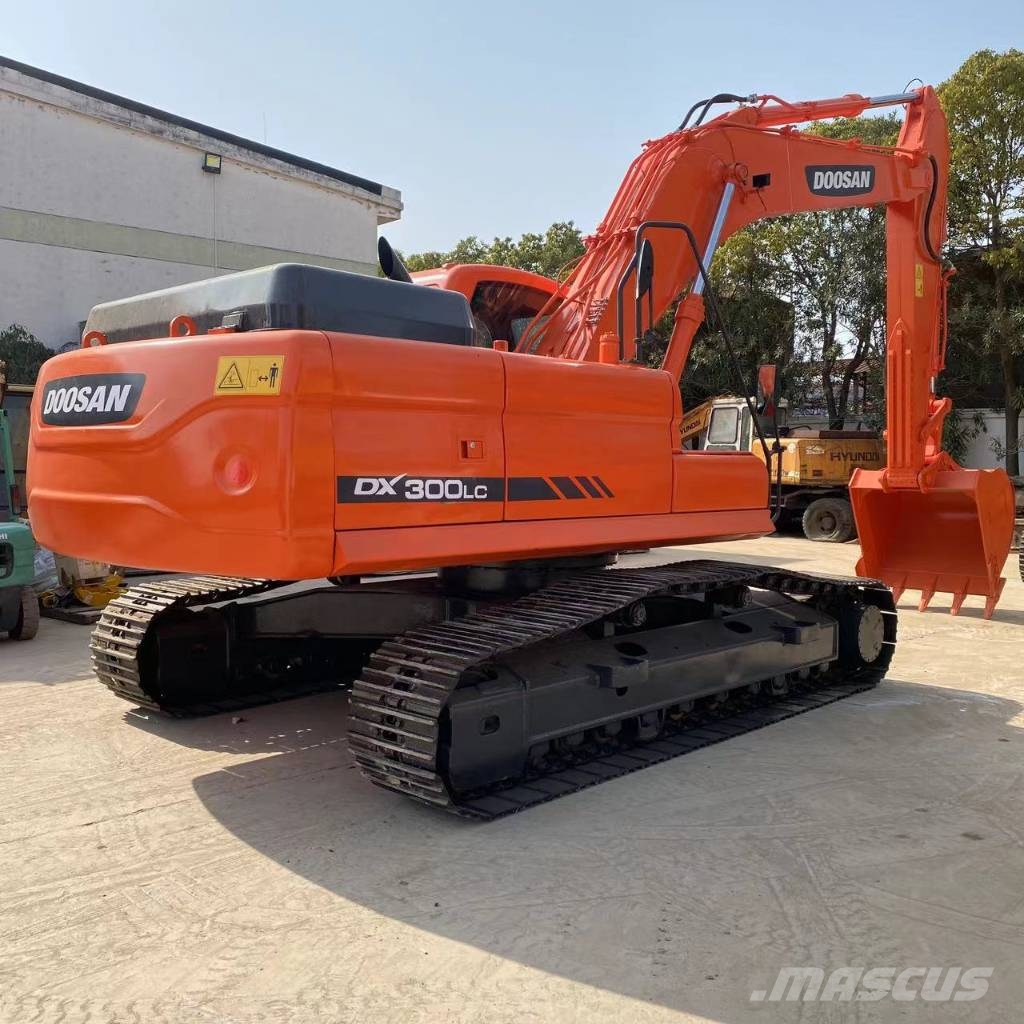 Doosan DX 300 LC Гусеничні екскаватори