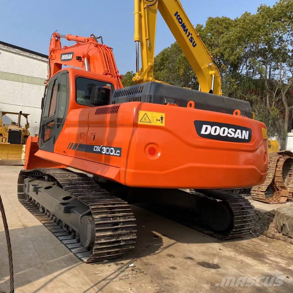 Doosan DX 300 LC Гусеничні екскаватори