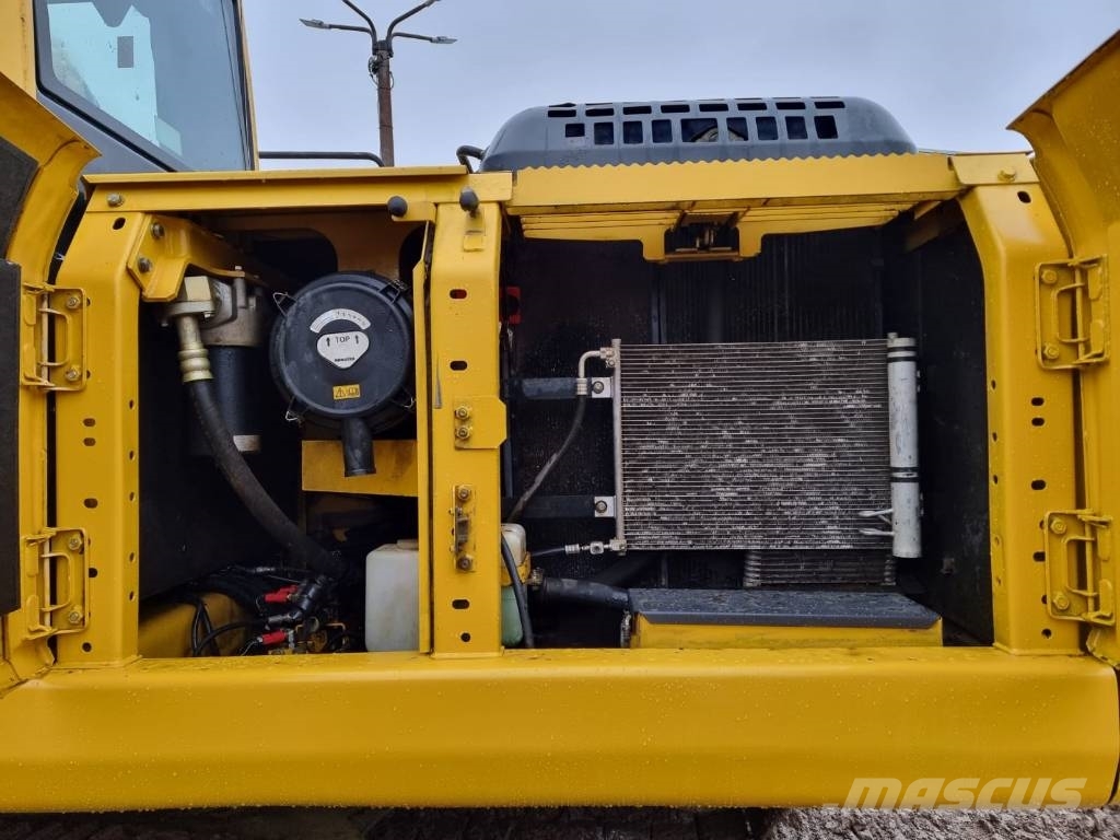 Komatsu PC 210-8 حفارات زحافة
