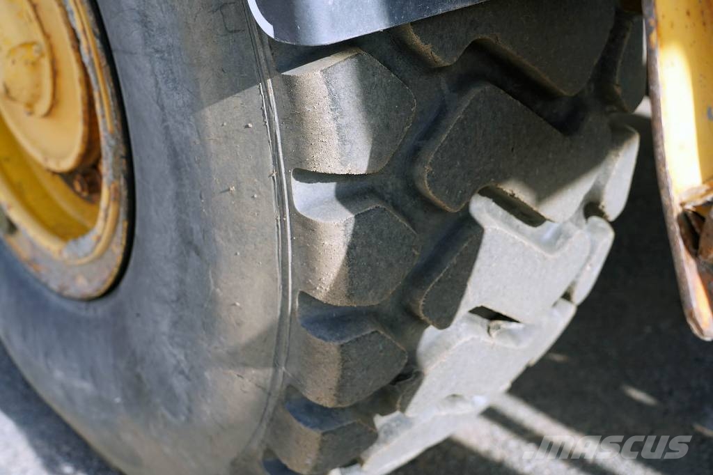 PAKETDEAL - VOLVO L90C HJULLASTARE Incarcator pe pneuri