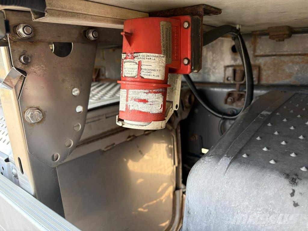 Mercedes-Benz Axor 1824 + Carrier Supra 750 + Dhollandia 2000 kg شاحنات بدرجة حرارة قابلة للضبط